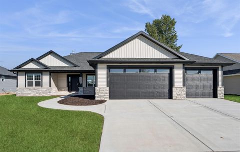 Photo of 1338 HIGHLAND RIDGE Drive, DE PERE, WI 54115 (MLS # 50316167)