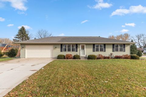 Photo of 1502 NORTHRIDGE Drive, NEW LONDON, WI 54961 (MLS # 50318459)