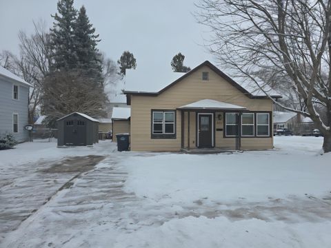 Photo of 231 E CENTER Street, SHAWANO, WI 54166 (MLS # 50320124)