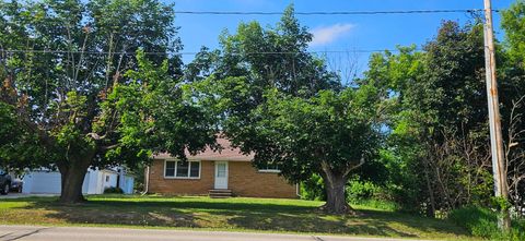 Photo of 4012 EVERGREEN Avenue, GREEN BAY, WI 54313 (MLS # 50327179)