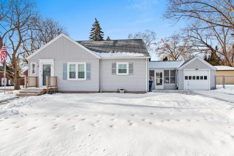 Photo of 220 E WHITNEY Street, GREEN BAY, WI 54301 (MLS # 50321132)