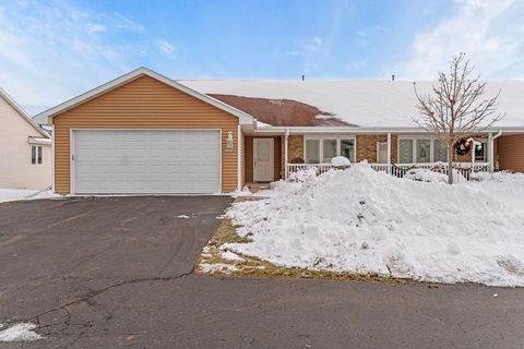 Photo of 3225 WHITE TAIL Lane #A, OSHKOSH, WI 54904 (MLS # 50318795)