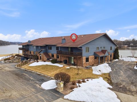 Photo of 2490 STROEBE ISLAND Drive, APPLETON, WI 54914 (MLS # 50323149)