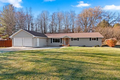 Photo of 3263 UPHILL Drive, GREEN BAY, WI 54313 (MLS # 50318329)