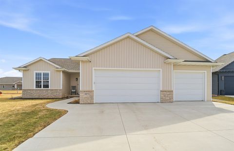 Photo of 2875 E TURQUOISE Lane, APPLETON, WI 54913 (MLS # 50322095)