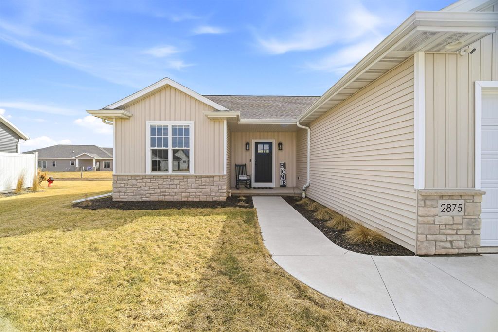 Photo of 2875 E TURQUOISE Lane, APPLETON, WI 54913 (MLS # 50322095)
