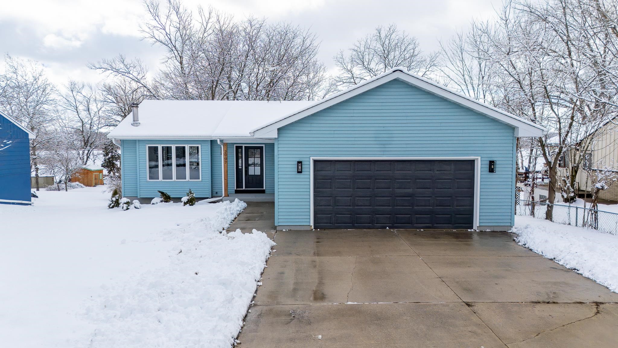 West Bend, Wisconsin 53090, United States, 3 Bedrooms Bedrooms, ,2 BathroomsBathrooms,Residential,Active,64006