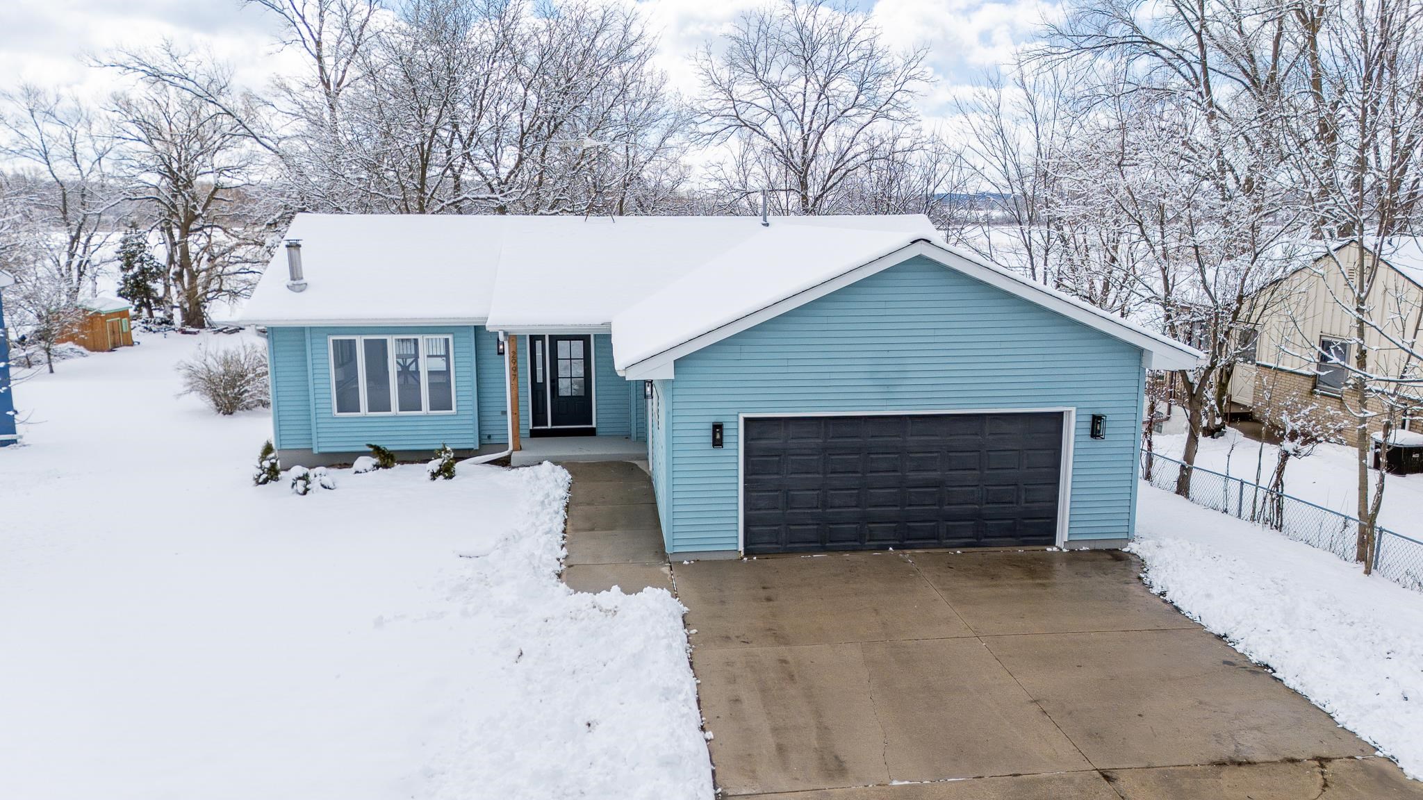 West Bend, Wisconsin 53090, United States, 3 Bedrooms Bedrooms, ,2 BathroomsBathrooms,Residential,Active,64006