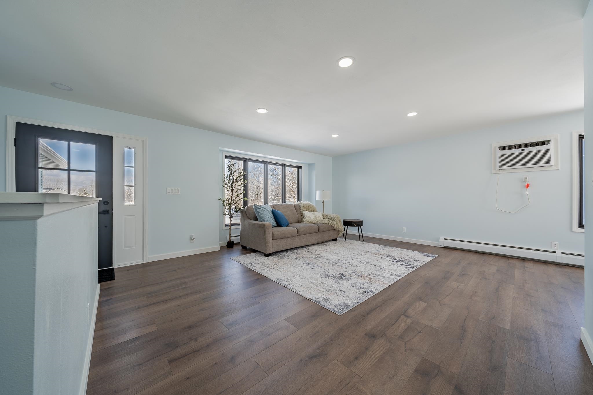 West Bend, Wisconsin 53090, United States, 3 Bedrooms Bedrooms, ,2 BathroomsBathrooms,Residential,Active,64006