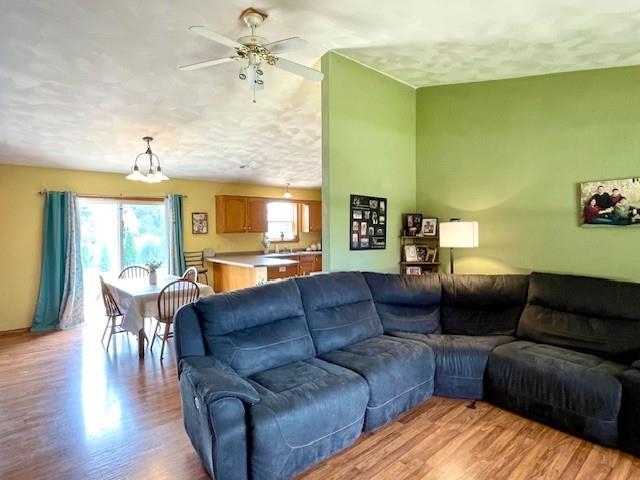 Appleton, Wisconsin 54915, United States, 3 Bedrooms Bedrooms, ,2 BathroomsBathrooms,Residential,Active,184763
