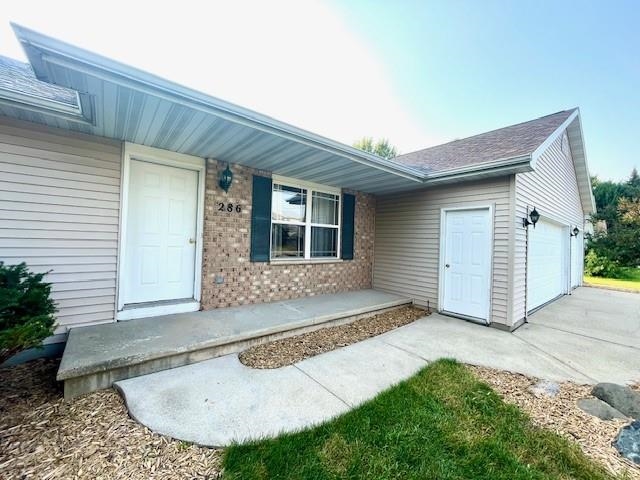 Appleton, Wisconsin 54915, United States, 3 Bedrooms Bedrooms, ,2 BathroomsBathrooms,Residential,Active,184763