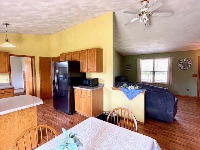 Appleton, Wisconsin 54915, United States, 3 Bedrooms Bedrooms, ,2 BathroomsBathrooms,Residential,Active,184763