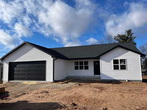 Photo of 1927 SOUTHLAND Lane, NEW LONDON, WI 54961 (MLS # 50320993)