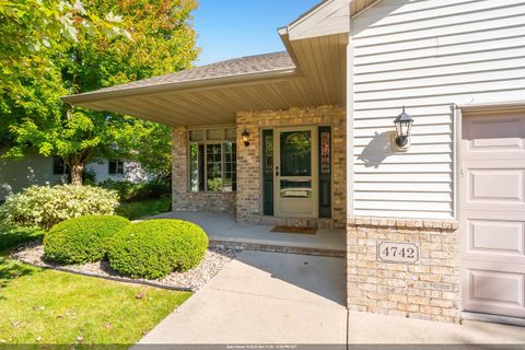 Photo of 4742 N PROVIDENCE Avenue, APPLETON, WI 54913 (MLS # 50316031)