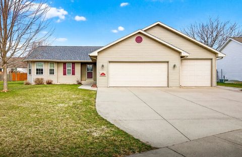 Photo of 343 DAKOTA LEE Way, OMRO, WI 54963 (MLS # 50323228)