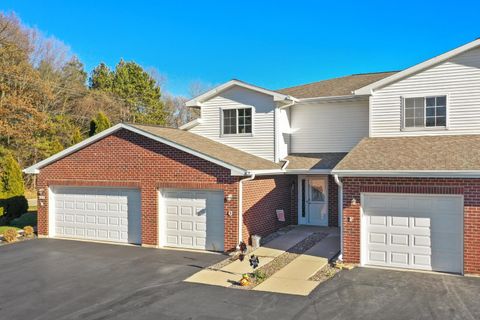 Photo of 1915 RIVERSIDE Drive #F, GREEN BAY, WI 54313 (MLS # 50318325)