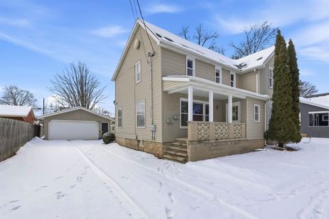 Photo of 221 E WINNEBAGO Street, APPLETON, WI 54911 (MLS # 50320866)