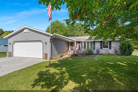 Photo of 2130 BUCKINGHAM Drive, PLOVER, WI 54467 (MLS # 50316251)