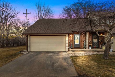 Photo of 610 STONEHEDGE Lane #3-A, GRAND CHUTE, WI 54914 (MLS # 50321815)