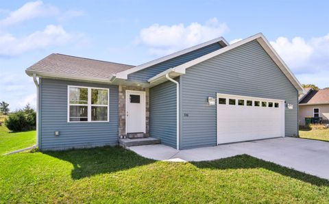 Photo of 726 MUSTANG Lane, FOND DU LAC, WI 54935 (MLS # 50316192)
