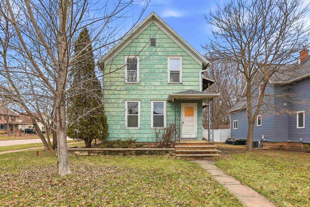 Photo of 840 W 5TH Street, APPLETON, WI 54914 (MLS # 50323423)