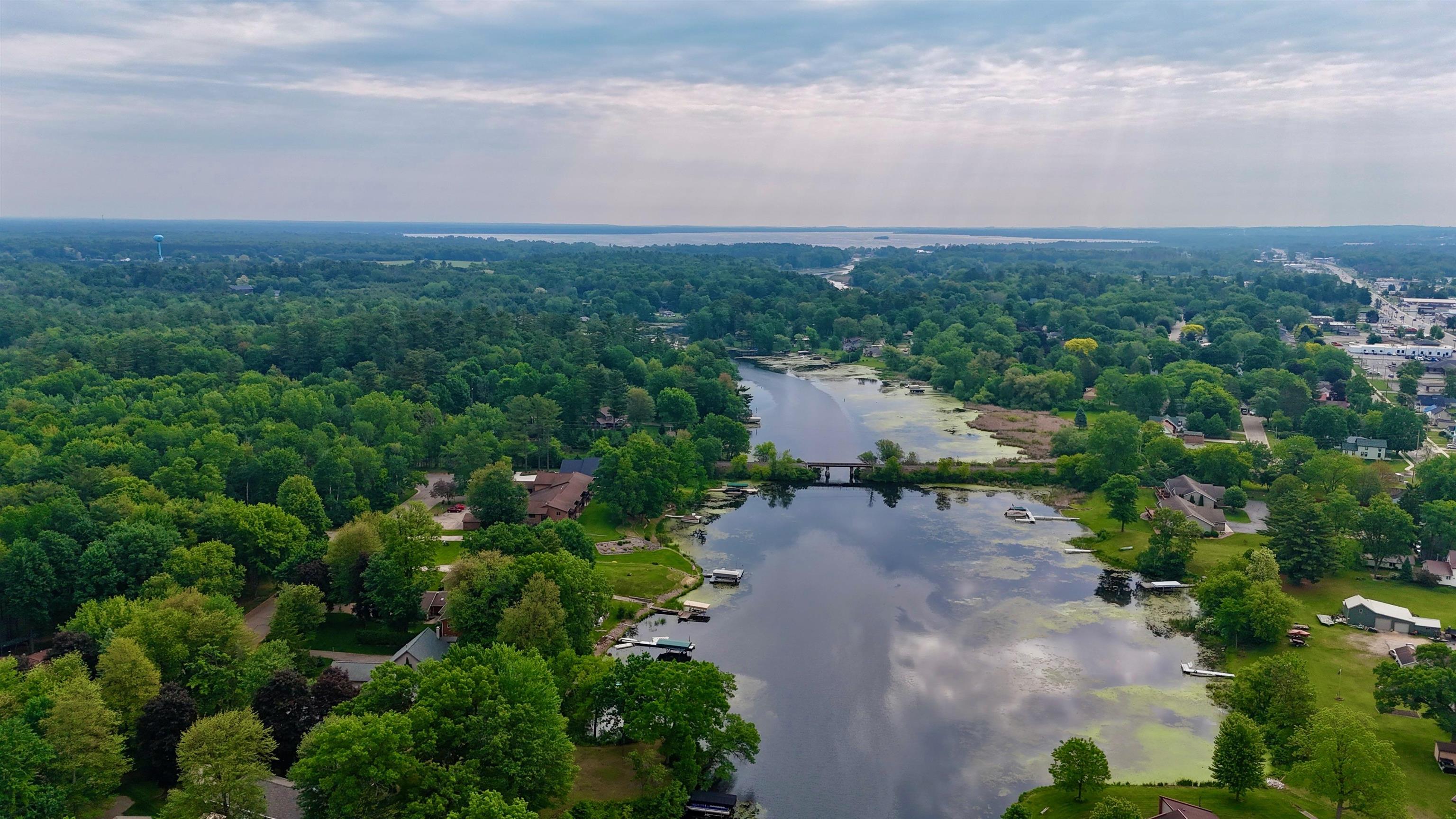 Shawano, Wisconsin 54166, United States, 3 Bedrooms Bedrooms, ,2 BathroomsBathrooms,Residential,Active,81326