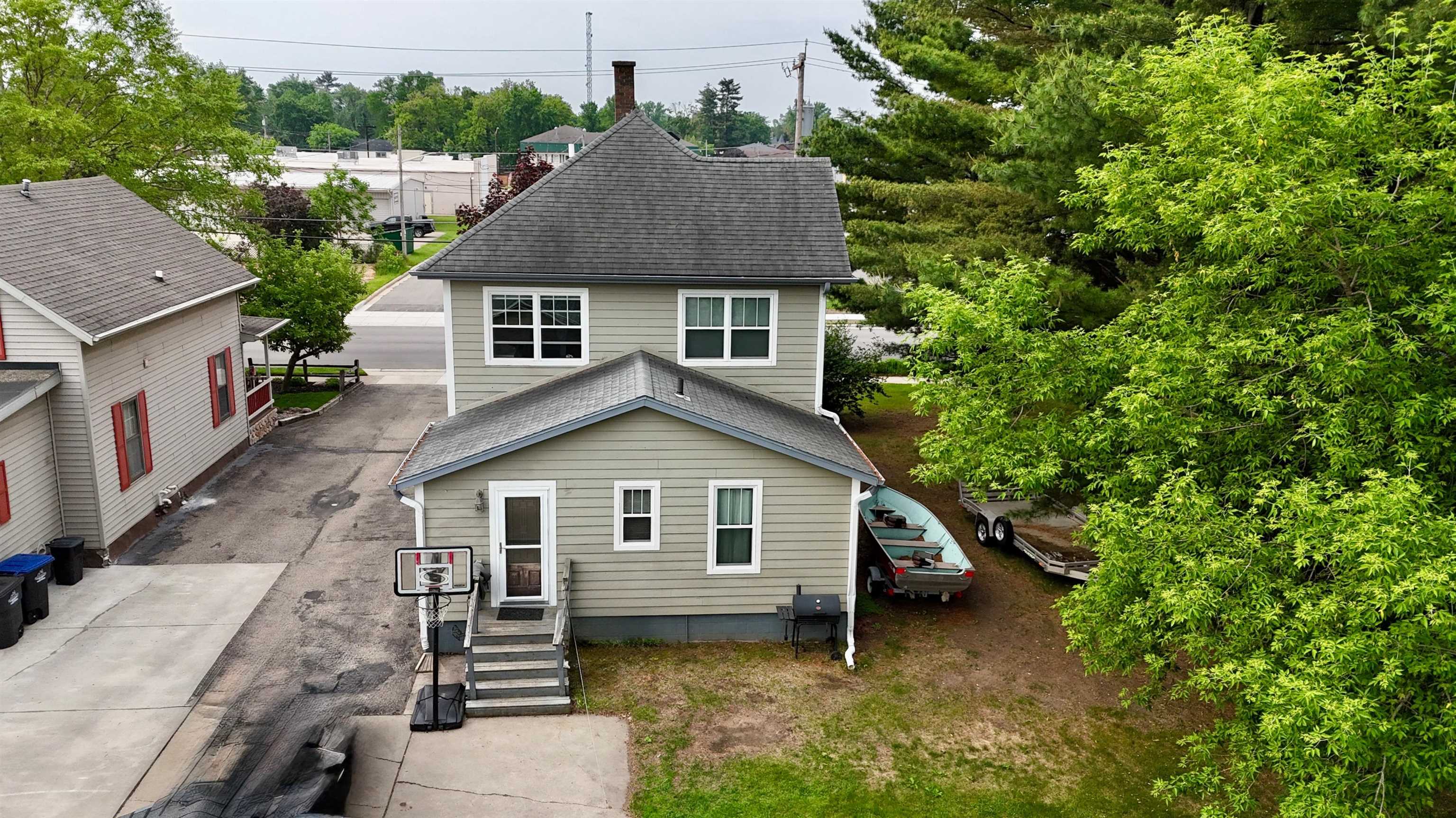 Shawano, Wisconsin 54166, United States, 3 Bedrooms Bedrooms, ,2 BathroomsBathrooms,Residential,Active,81326