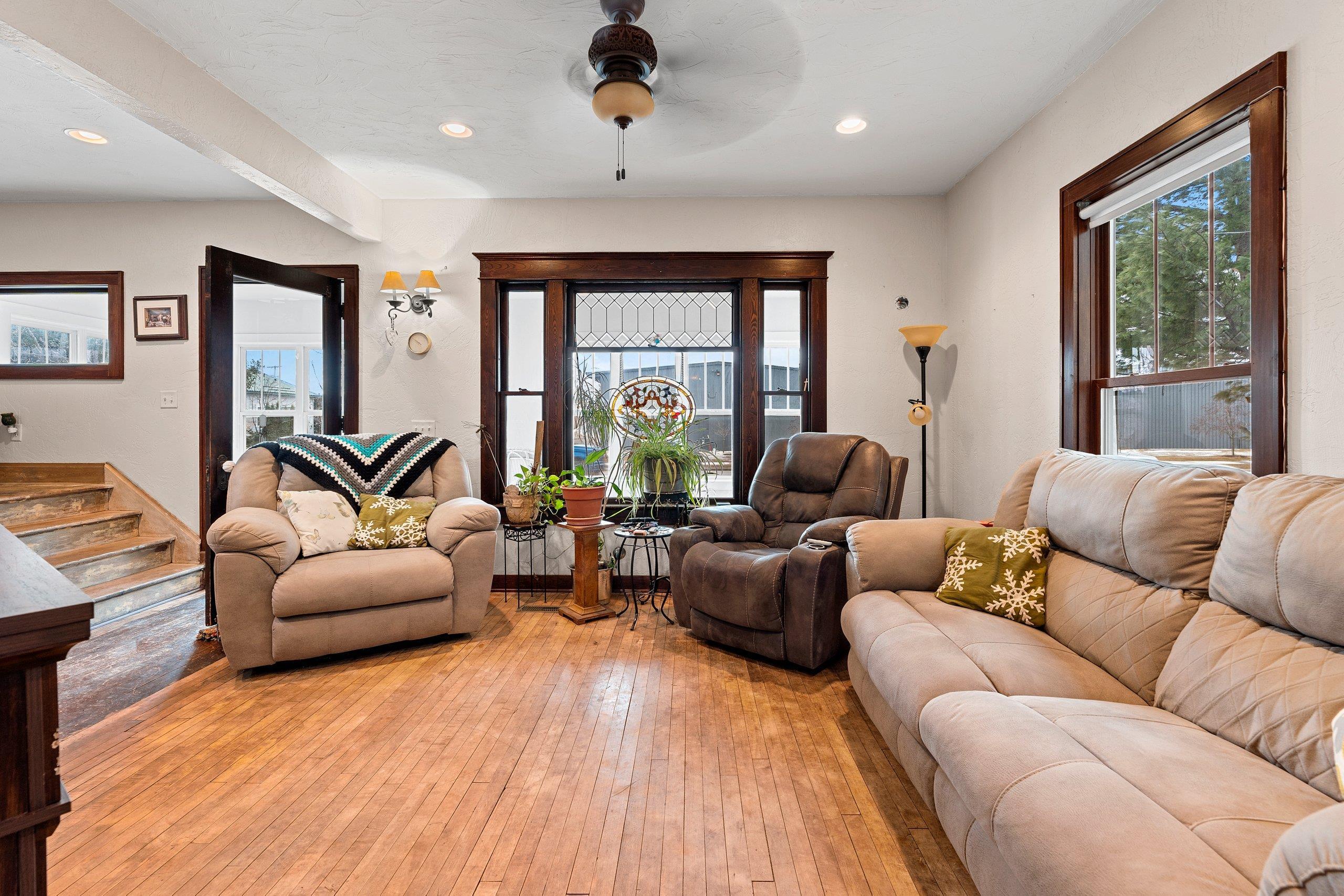 Shawano, Wisconsin 54166, United States, 3 Bedrooms Bedrooms, ,2 BathroomsBathrooms,Residential,Active,81326