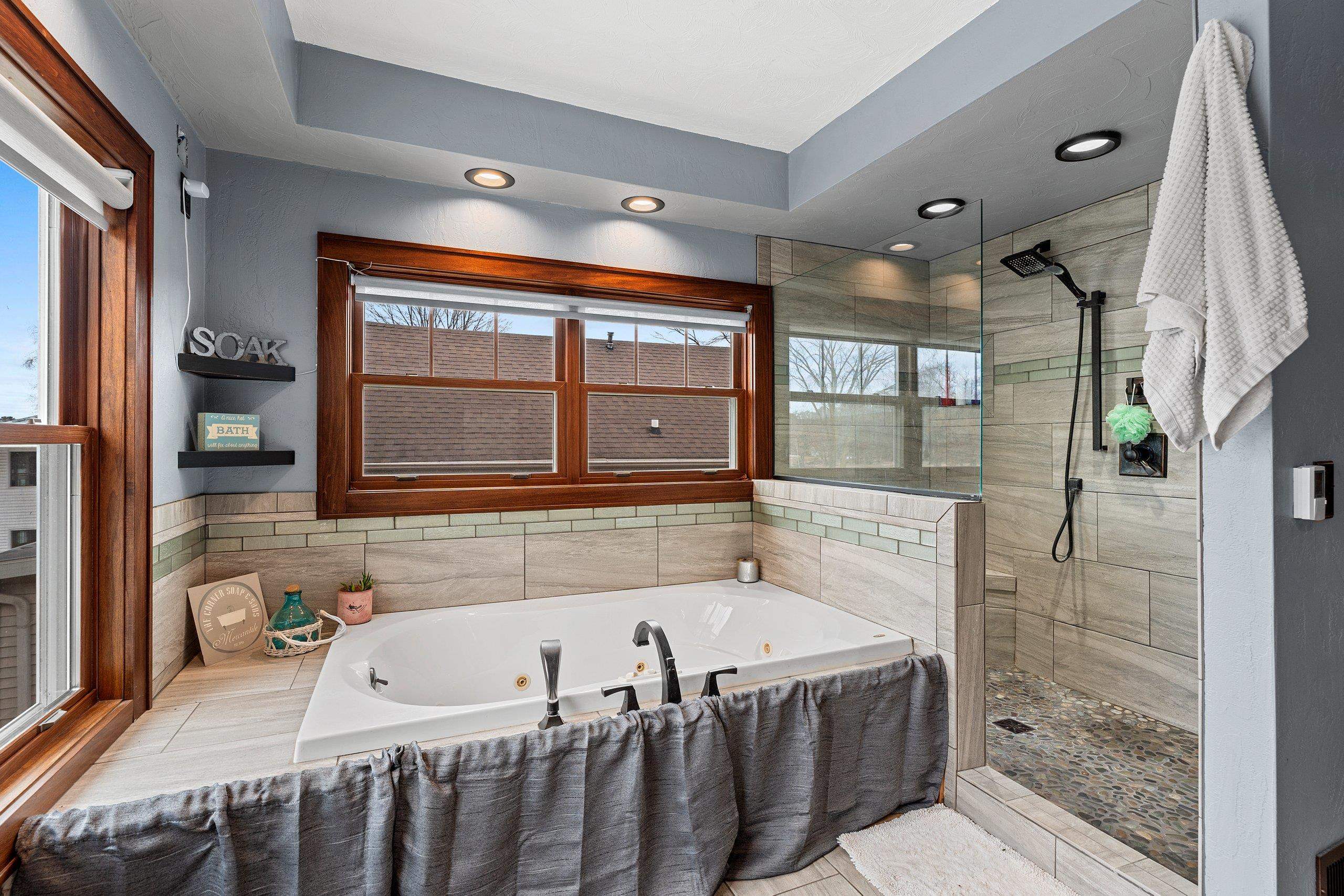 Shawano, Wisconsin 54166, United States, 3 Bedrooms Bedrooms, ,2 BathroomsBathrooms,Residential,Active,81326