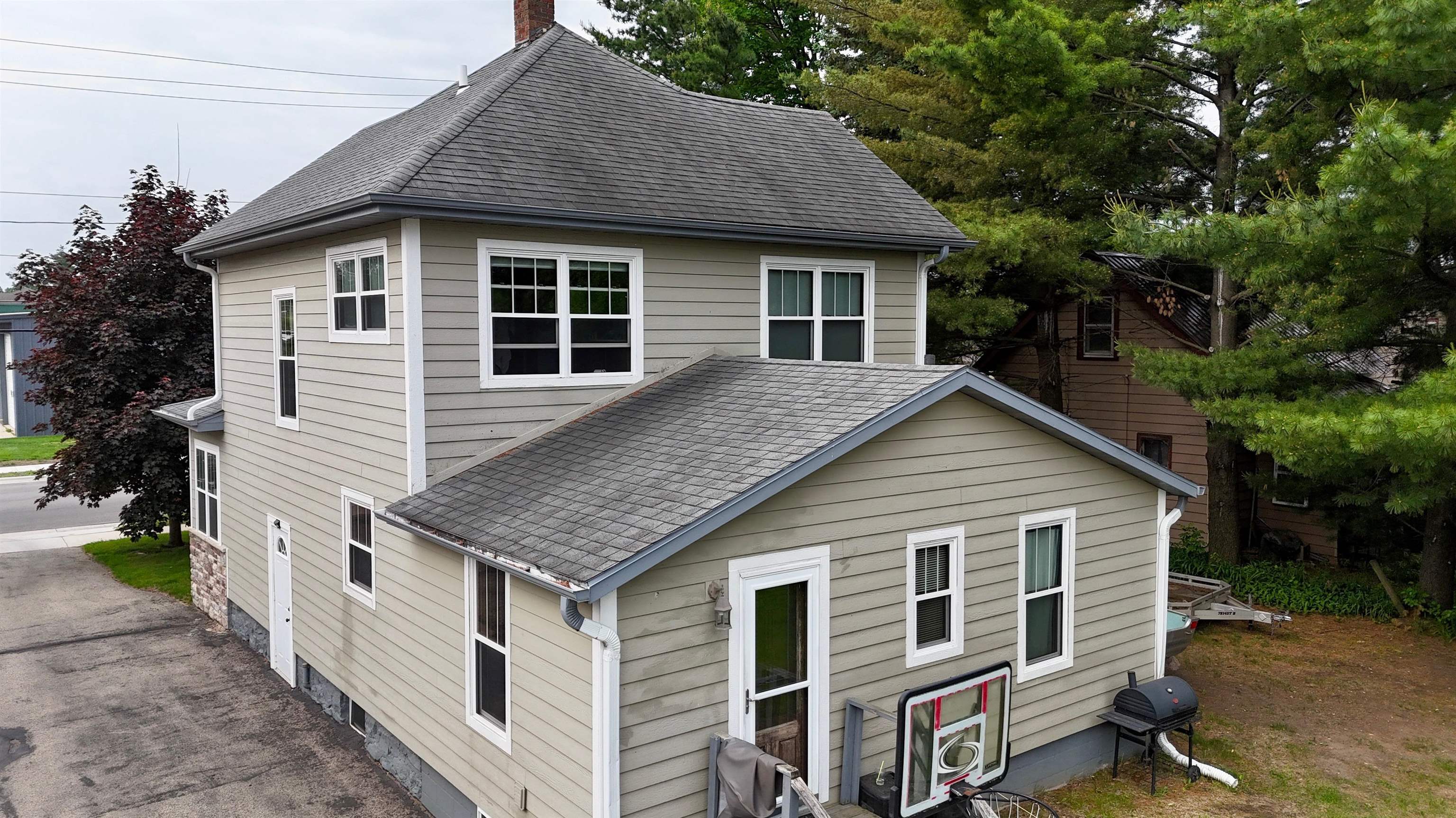 Shawano, Wisconsin 54166, United States, 3 Bedrooms Bedrooms, ,2 BathroomsBathrooms,Residential,Active,81326