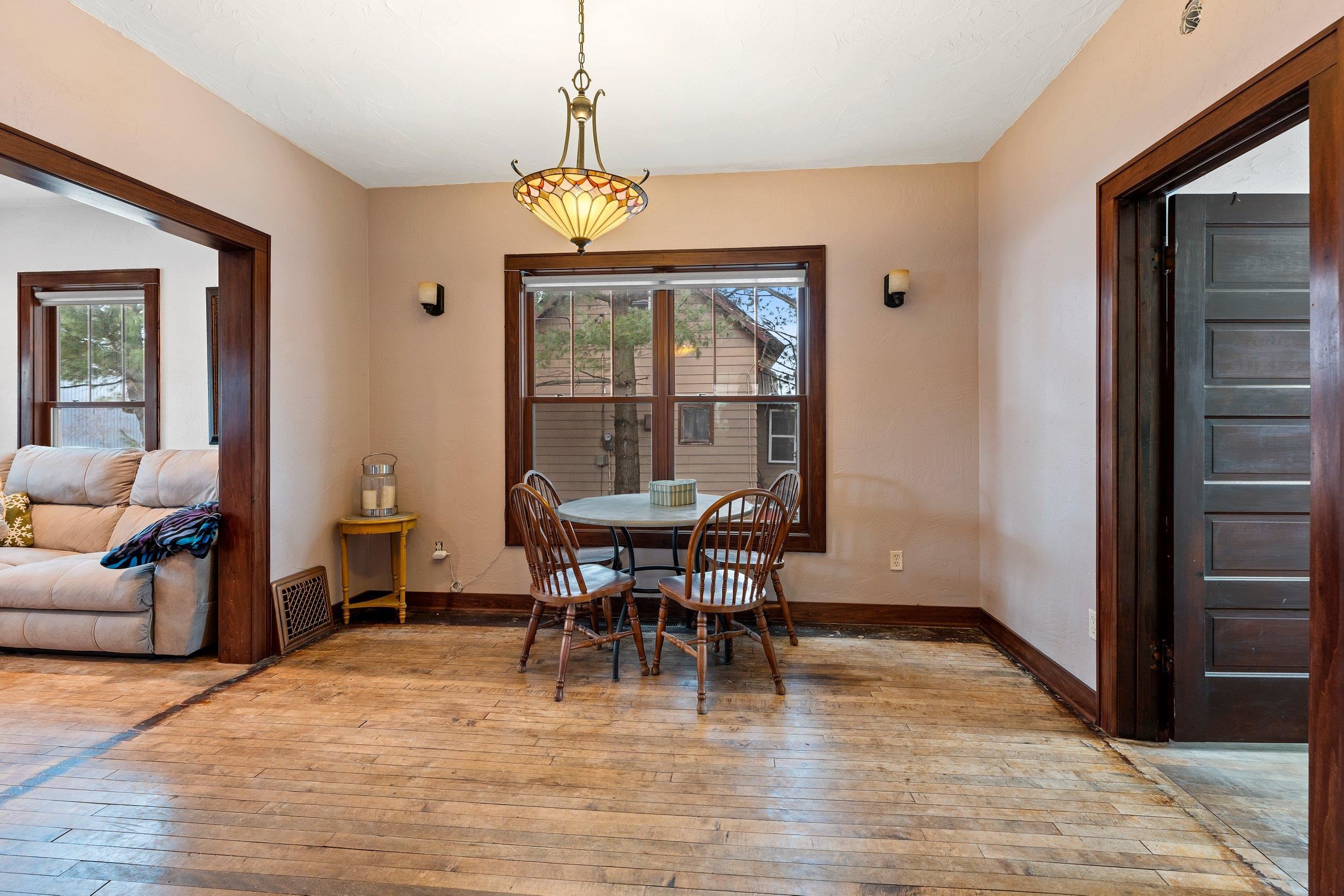 Shawano, Wisconsin 54166, United States, 3 Bedrooms Bedrooms, ,2 BathroomsBathrooms,Residential,Active,81326