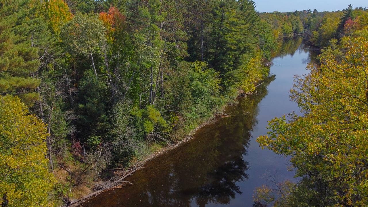 Porterfield, Wisconsin 54159, United States, 5 Bedrooms Bedrooms, ,3 BathroomsBathrooms,Residential,Active,225848