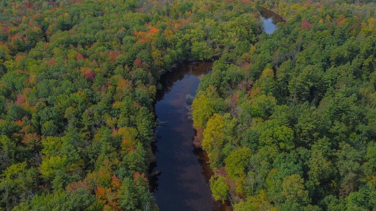 Porterfield, Wisconsin 54159, United States, 5 Bedrooms Bedrooms, ,3 BathroomsBathrooms,Residential,Active,225848