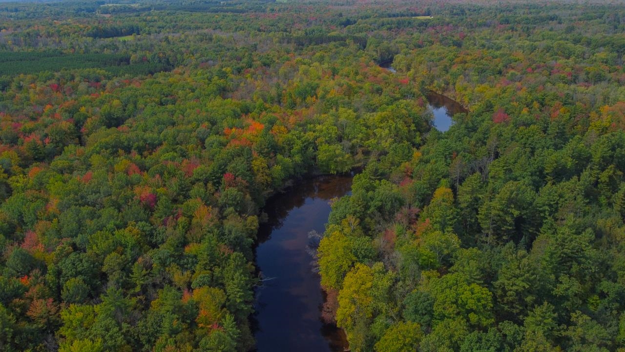 Porterfield, Wisconsin 54159, United States, 5 Bedrooms Bedrooms, ,3 BathroomsBathrooms,Residential,Active,225848