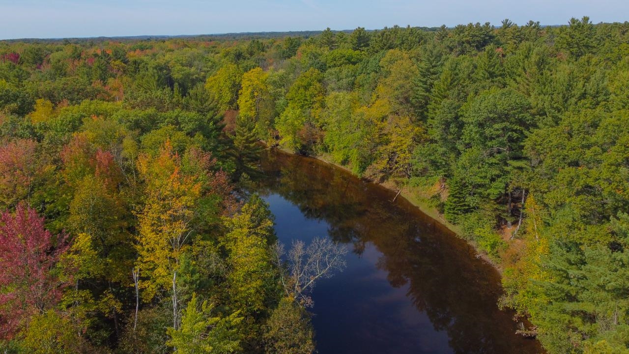 Porterfield, Wisconsin 54159, United States, 5 Bedrooms Bedrooms, ,3 BathroomsBathrooms,Residential,Active,225848