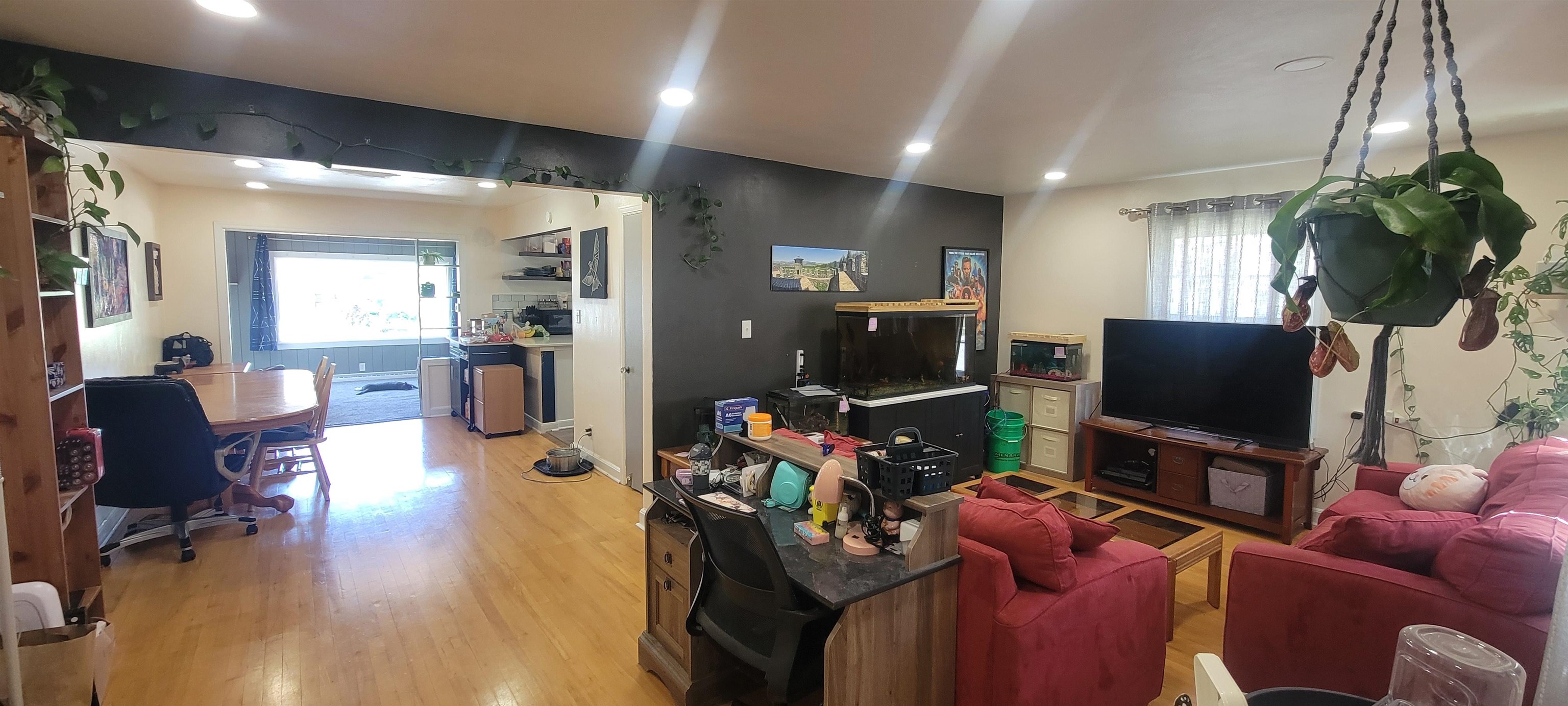 317 ROSE Avenue