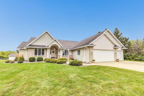 Photo of W3142 HIGH Street, SEYMOUR, WI 54165 (MLS # 50316181)