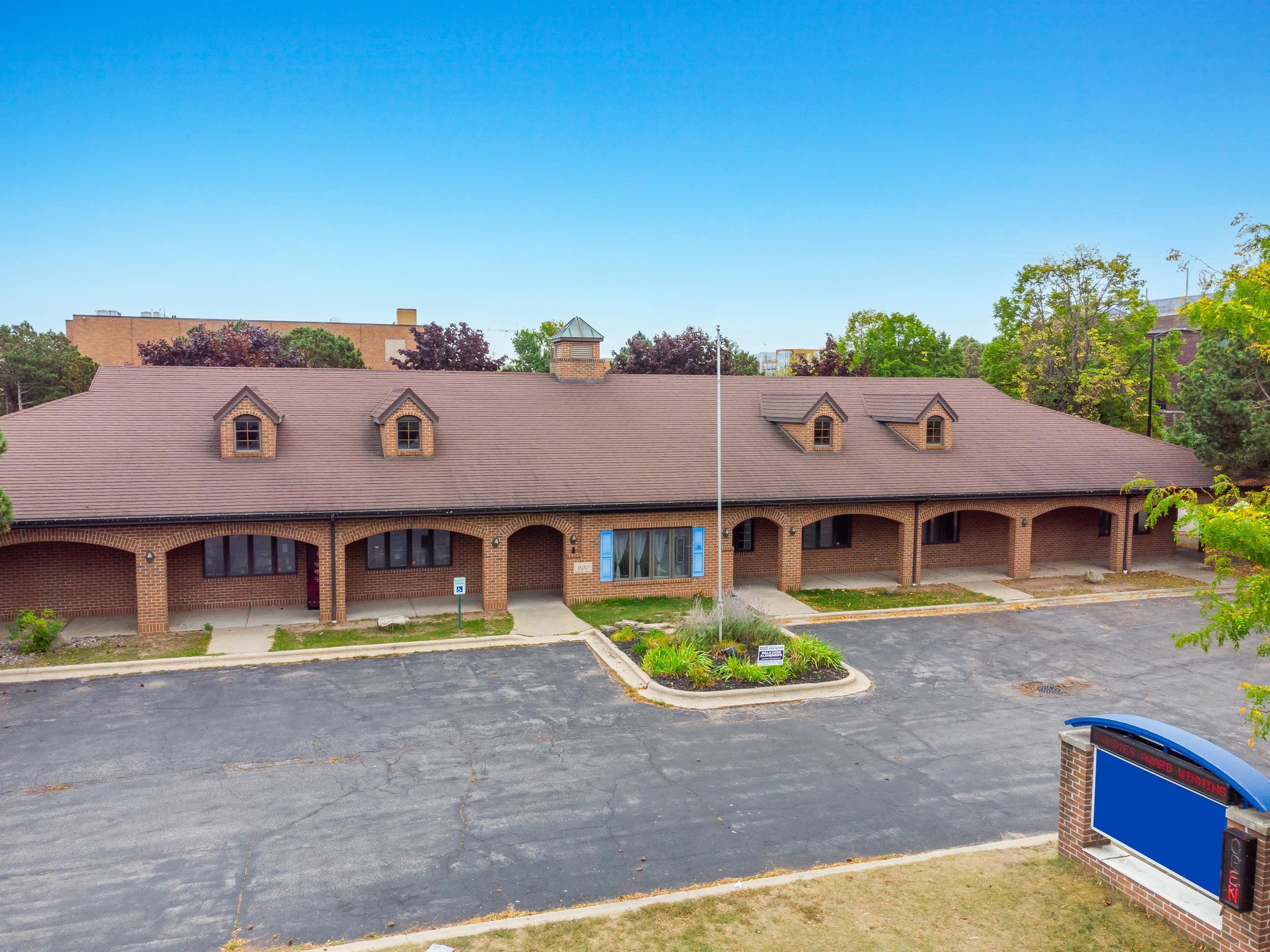 Photo 1 of 11 — 200 N BROADWAY, GREEN BAY, WI 54303