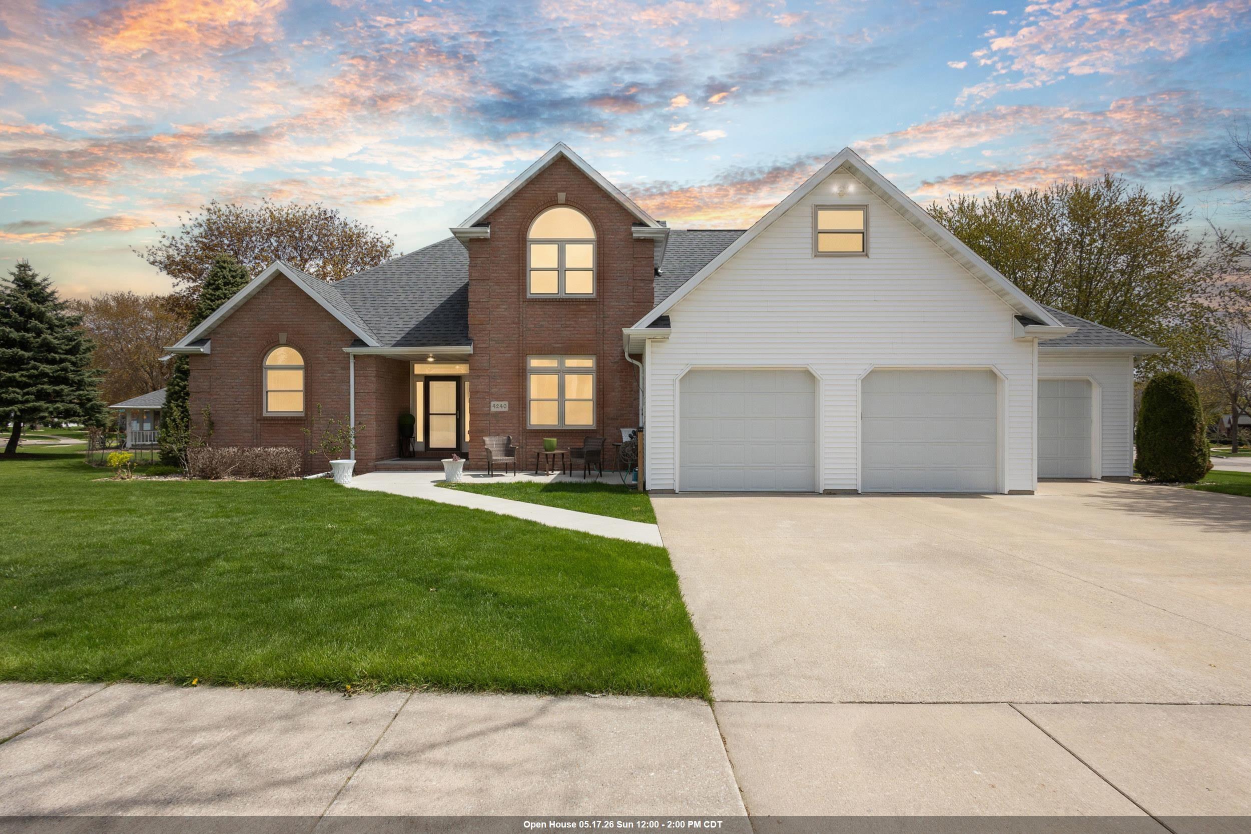 Photo 1 of 61 — 4240 N WEDGEWOOD Drive, APPLETON, WI 54911
