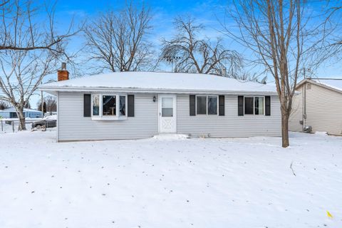 Photo of 175 MCKINLEY Avenue, OMRO, WI 54963 (MLS # 50319360)