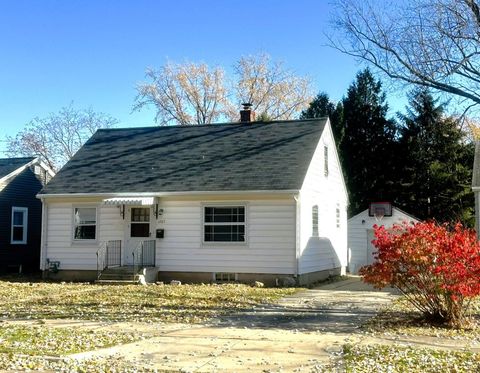 Photo of 1707 12TH Avenue, GREEN BAY, WI 54304 (MLS # 50318506)