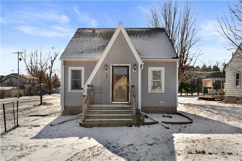 401 MCKINLEY Street WAUPUN WI 53963