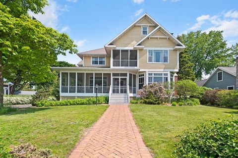 Photo of 1006 MEMORIAL Drive, STURGEON BAY, WI 54235 (MLS # 50310170)