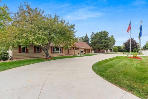 Photo of 2424 RIVERSIDE Drive, GREEN BAY, WI 54301 (MLS # 50315787)