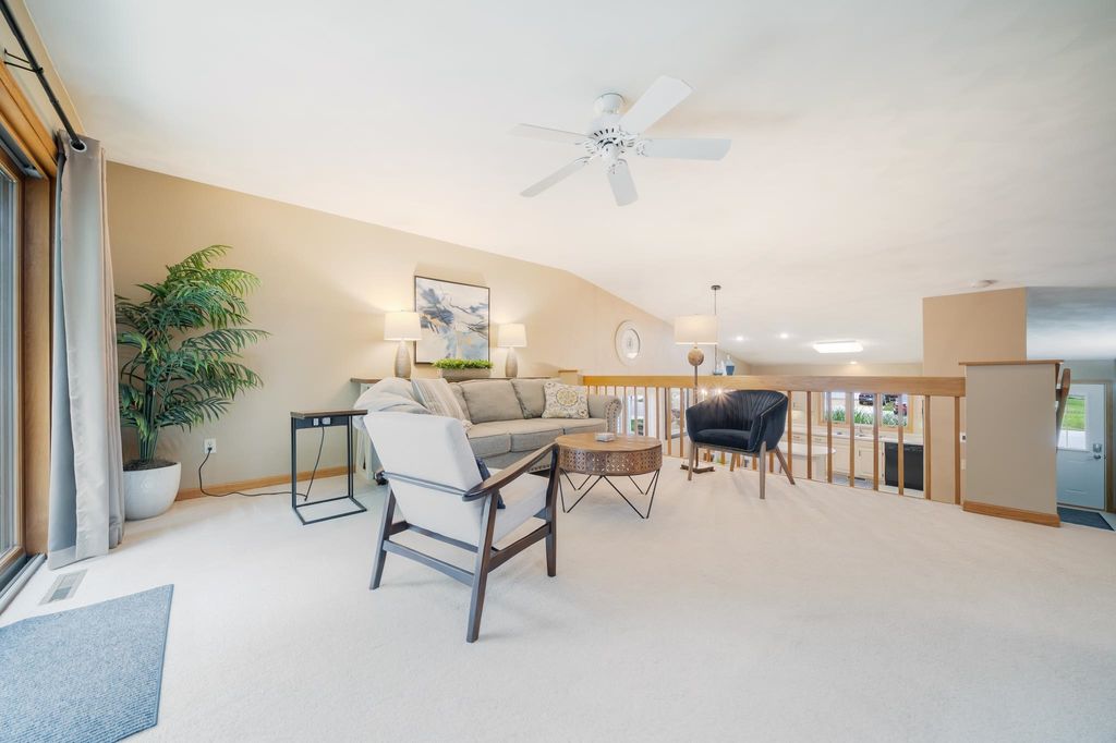 Photo of 2119 CLOUDVIEW Court, APPLETON, WI 54914 (MLS # 50318266)