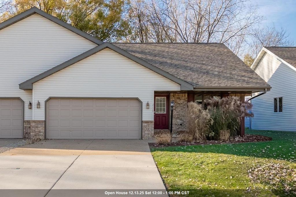 Photo of 2119 CLOUDVIEW Court, APPLETON, WI 54914 (MLS # 50318266)