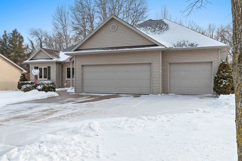 Photo of 2875 BRISTOL MOUNTAIN Trail, GREEN BAY, WI 54313 (MLS # 50320346)