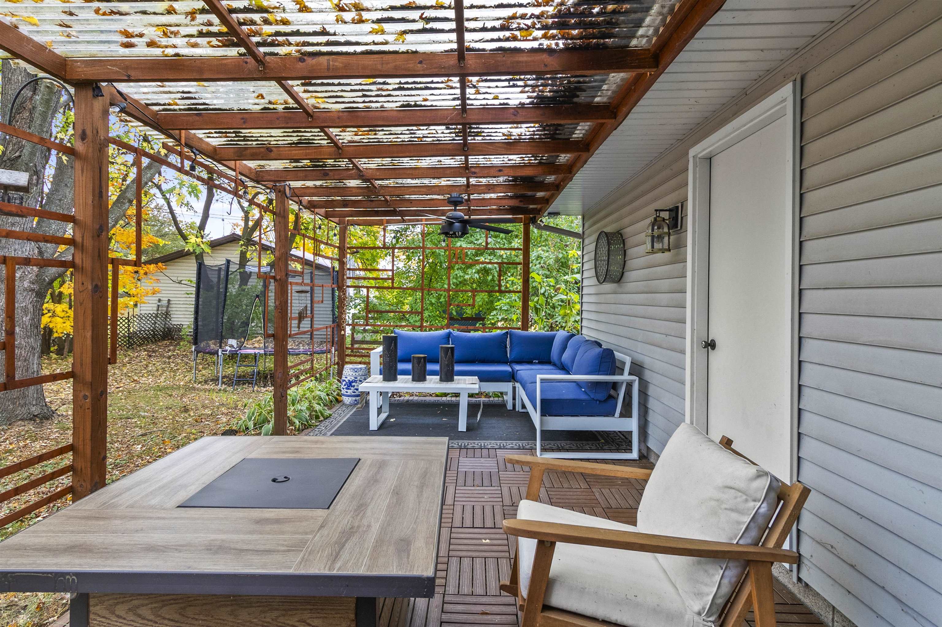 Shawano, Wisconsin 54166, United States, 3 Bedrooms Bedrooms, ,3 BathroomsBathrooms,Residential,Active,234551