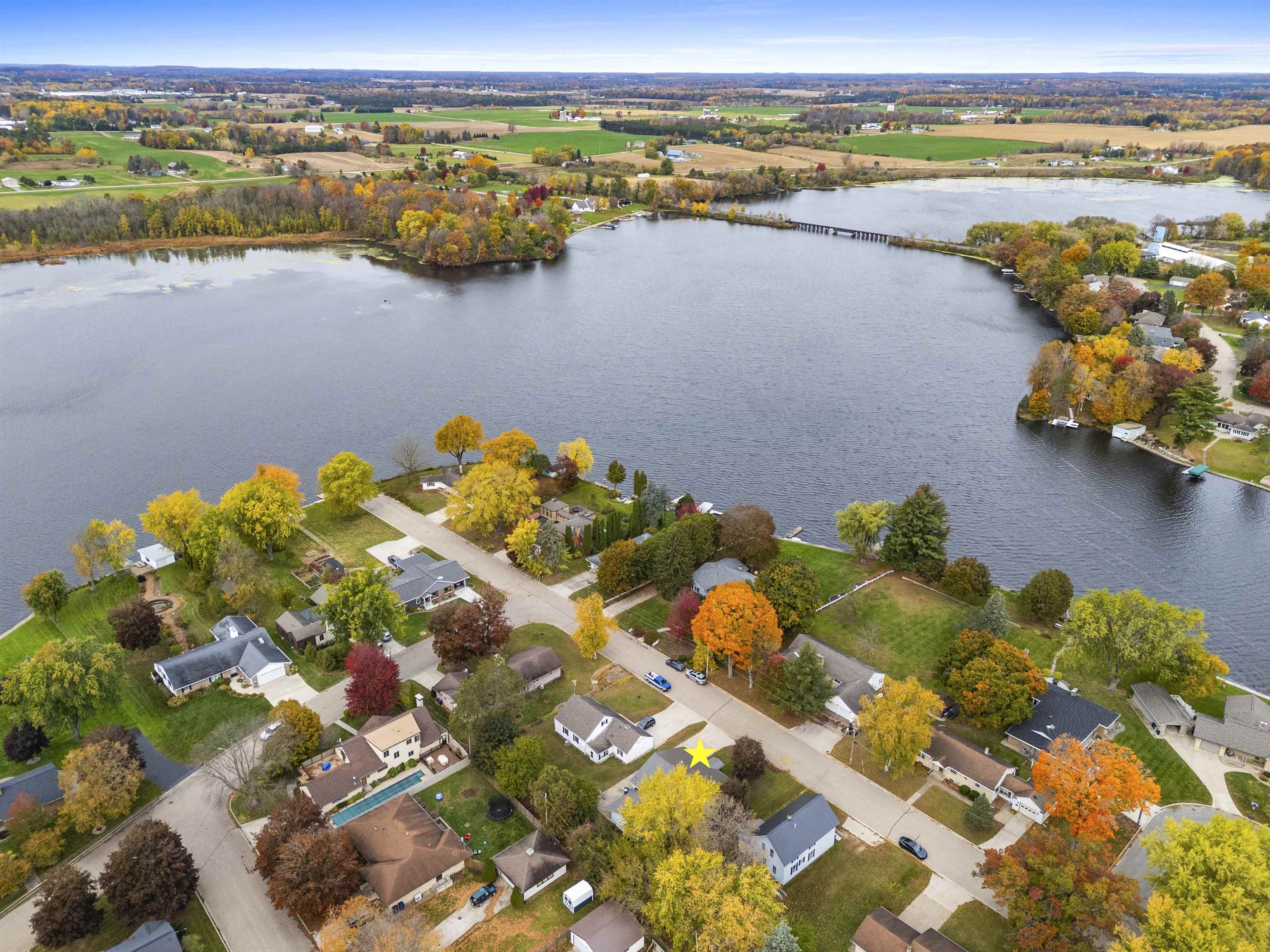 Shawano, Wisconsin 54166, United States, 3 Bedrooms Bedrooms, ,3 BathroomsBathrooms,Residential,Active,234551