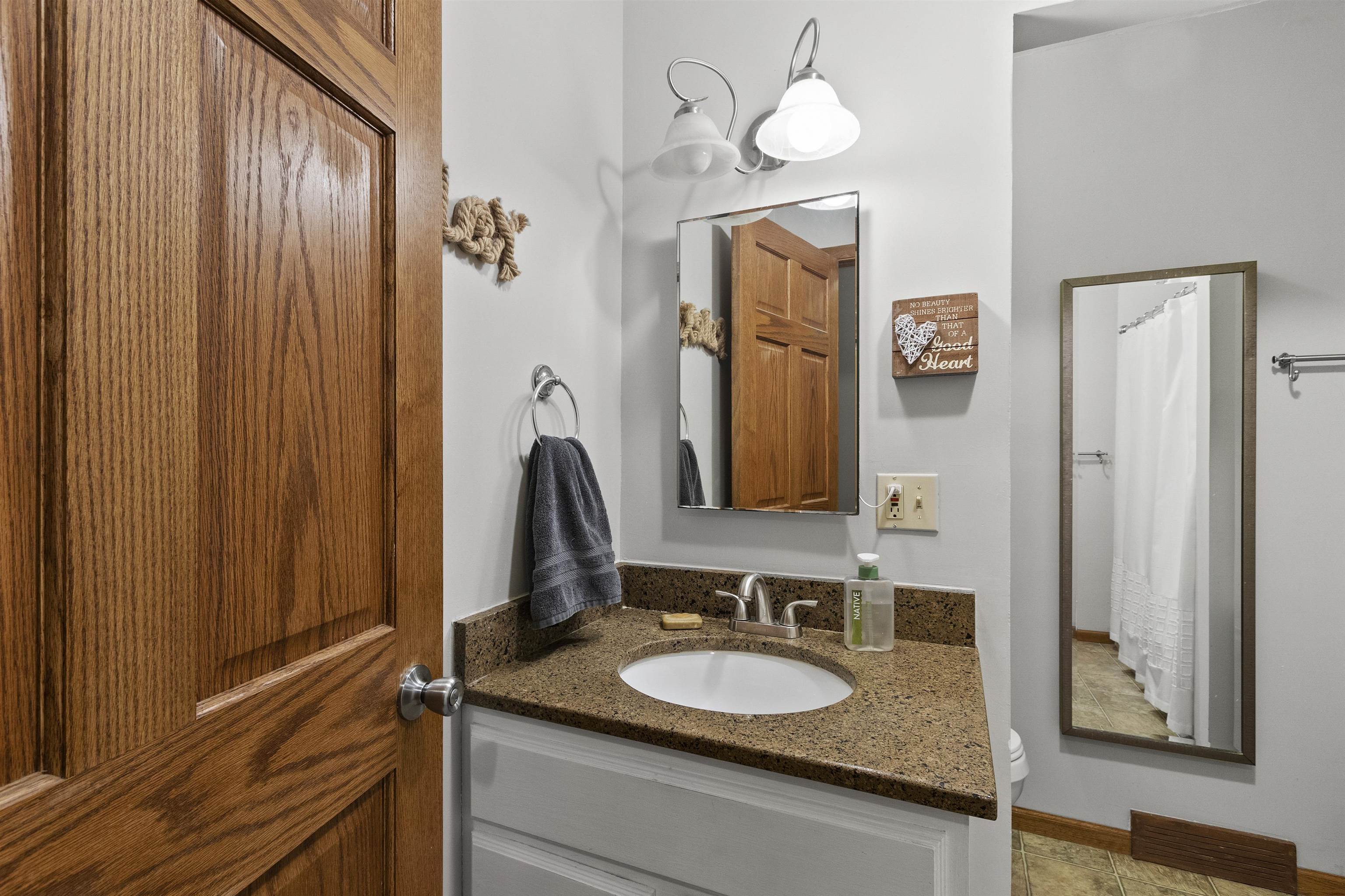 Shawano, Wisconsin 54166, United States, 3 Bedrooms Bedrooms, ,3 BathroomsBathrooms,Residential,Active,234551